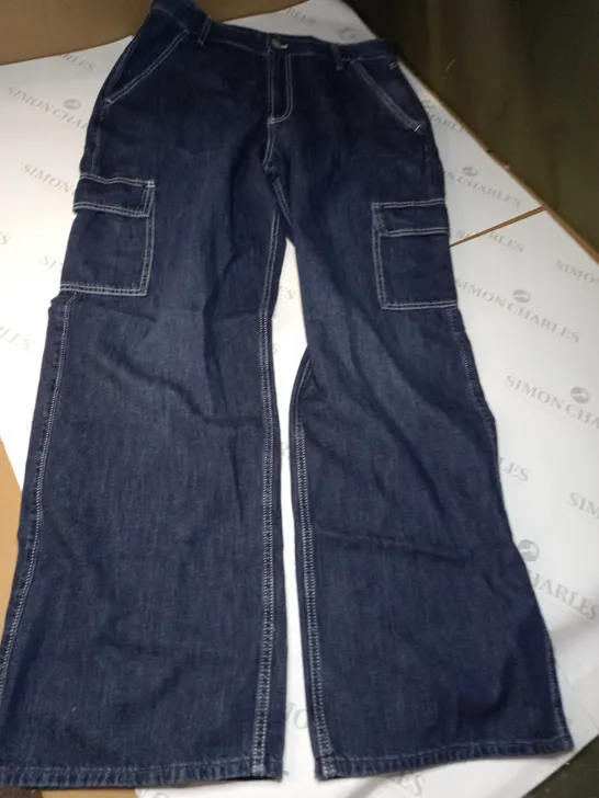 HOLLISTER WIDE LEG CARGO JEANS IN NAVY - 12L/31W