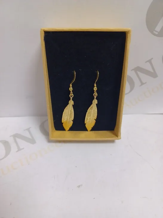 GOLD EFFECT FEATHER DANGLE EARRINGS