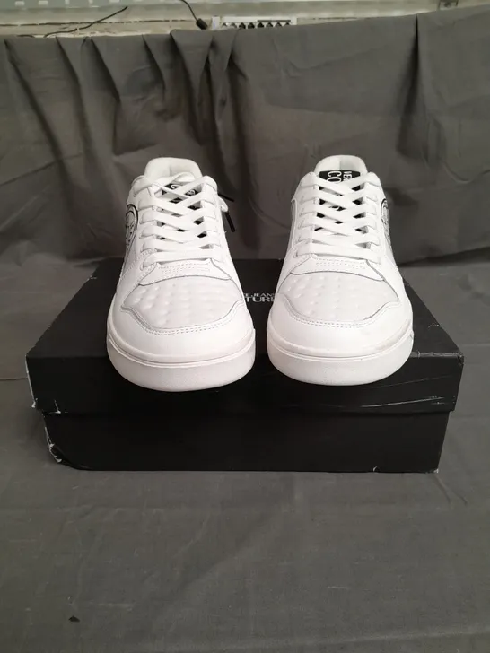 BOXED PAIR OF VERSACE JEANS COUTURE SNEAKERS WHITE SIZE 8.5