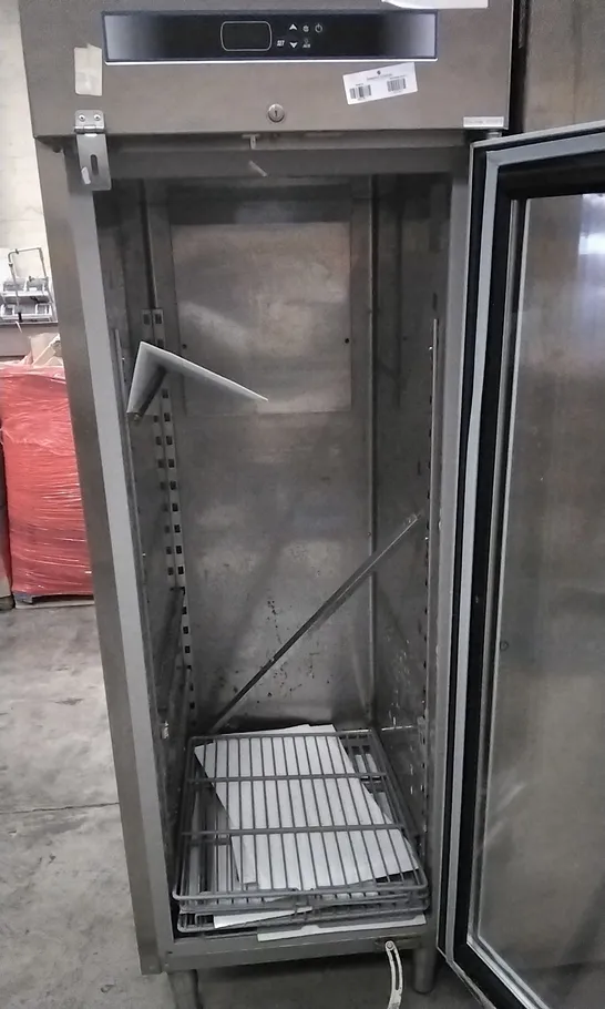 SINGLE COMMERCIAL FRIDGE/CHILLER F. PLUS TNV 70