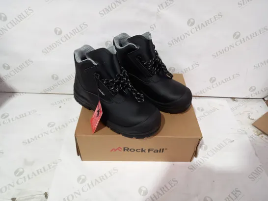 BOXED BRAND NEW PAIR OF ROCK FALL BLACK SAFETY BOOTS - SIZE 6