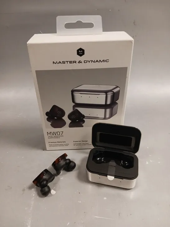 BOXED MASTER & DYNAMIC MW07 TRUE WIRELESS EARPHONES 