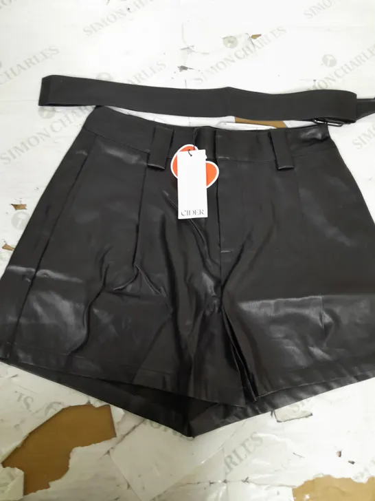 CIDER BLACK LEATHER SHORTS - SIZE MEDIUM