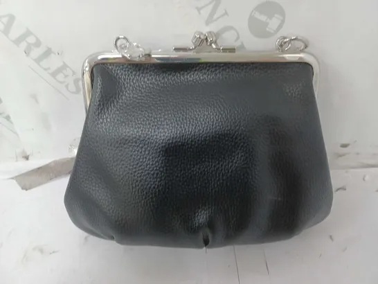 VIVIENNE WESTWOOD PURSE BAG IN BLACK