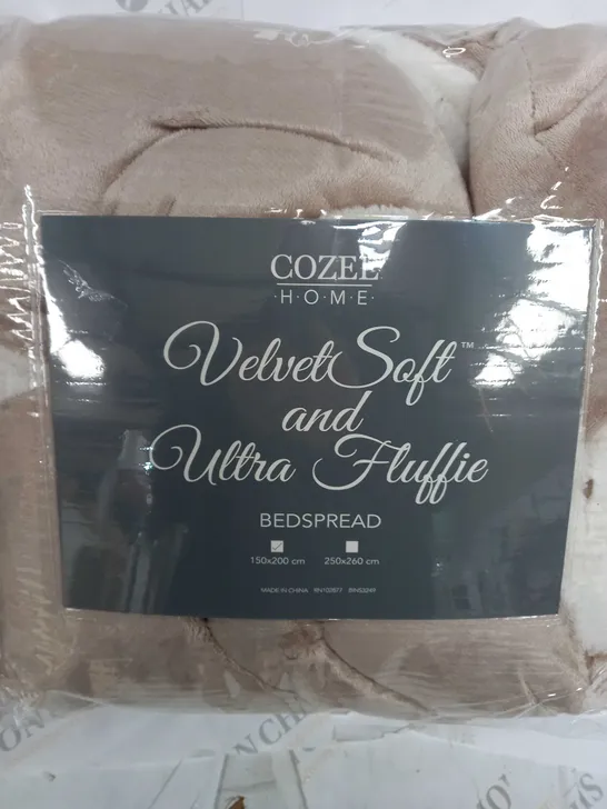 OUTLET COZEE HOME VELVETSOFT & ULTRA FLUFFIE BEDSPREAD 250X269CM