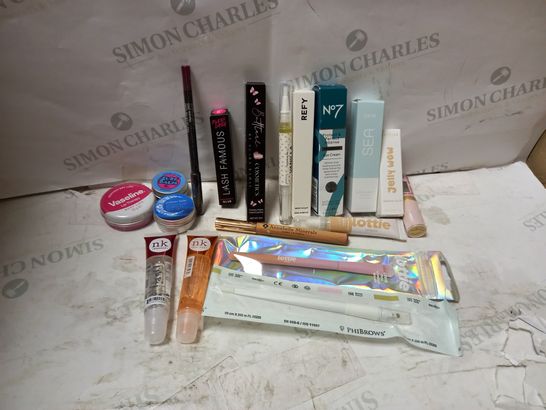 LOT OF APPROX 18 ASSORTED COSMETIC ITEMS TO INCLUDE NO7 ADVANCED EYECREAM, TARTE CONCEALER, ANNABELLE MINERALS JUMBO LIP PENCIL, ETC