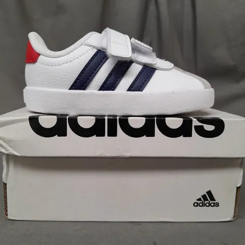 BOXED PAIR OF ADIDAS VL COURT 3.0 KIDS SHOES IN WHITE/NAVY UK SIZE 4