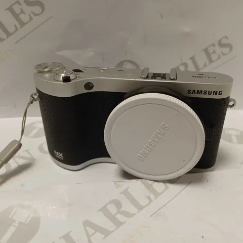 SAMSUNG NX 300 CAMERA