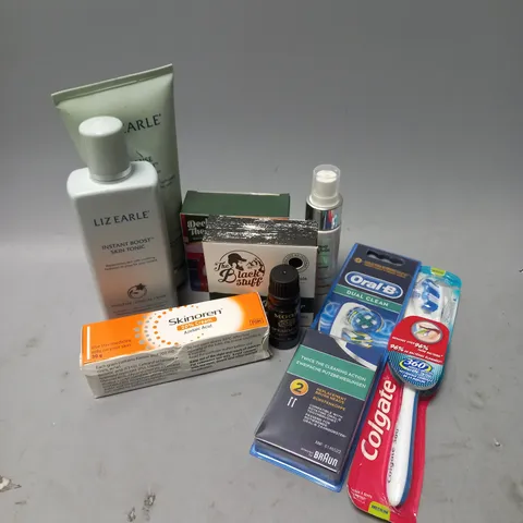 BOX OF APPROXIMATELY 20 COSMETIC ITEMS TO INCLUDE - LIZE EARLE HOT CLOTH CLEANSER - BEAUTY WORKS MIRACLE SPRAY - SKINOREN AZELAIC ACID 20% CREAM - ETC 