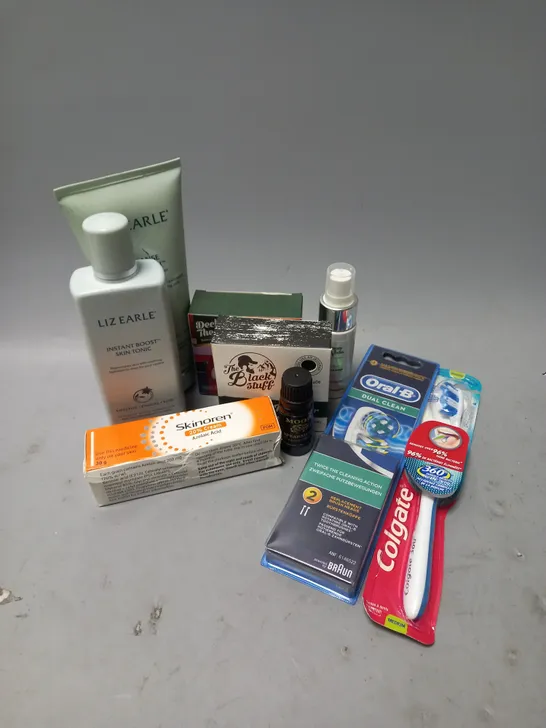 BOX OF APPROXIMATELY 20 COSMETIC ITEMS TO INCLUDE - LIZE EARLE HOT CLOTH CLEANSER - BEAUTY WORKS MIRACLE SPRAY - SKINOREN AZELAIC ACID 20% CREAM - ETC 