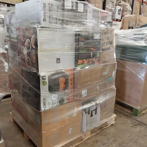 PALLET OF APPROXIMATELY 25 UNPROCESSED RAW RETURN HOUSEHOLD AND ELECTRICAL GOODS TO INCLUDE;