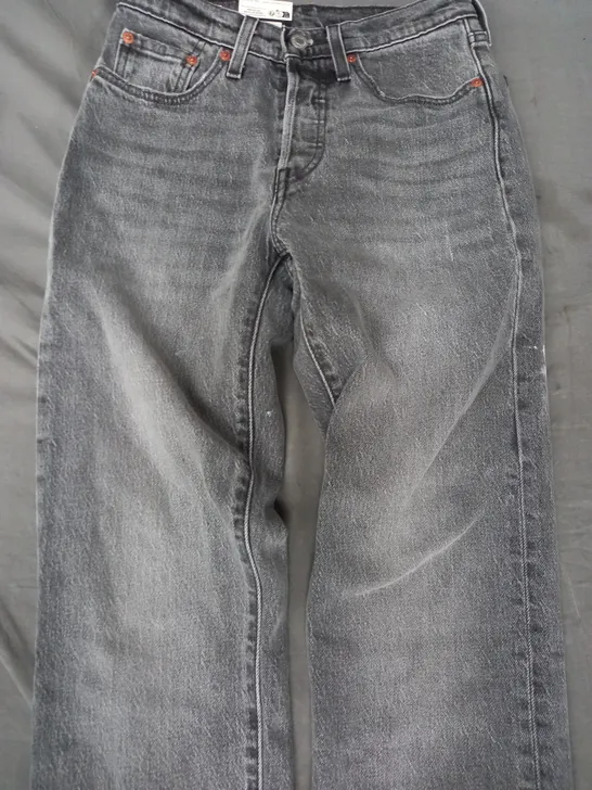 LEVI'S 501 ORIGINAL CROPPED JEANS IN GREY SIZE 24/30