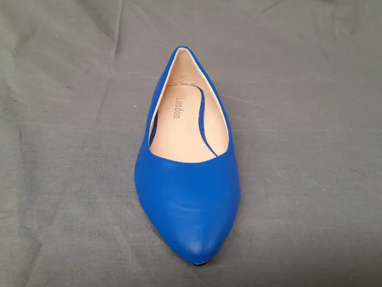 BOXED PAIR OF DESIGNER CLOSED TOE SLIP-ON SHOES IN BLUE EU SIZE 36