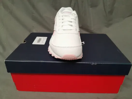 BOXED PAIR OF REEBOK ROYAL REWIND RUN SHOES IN WHITE/PINK UK SIZE 3