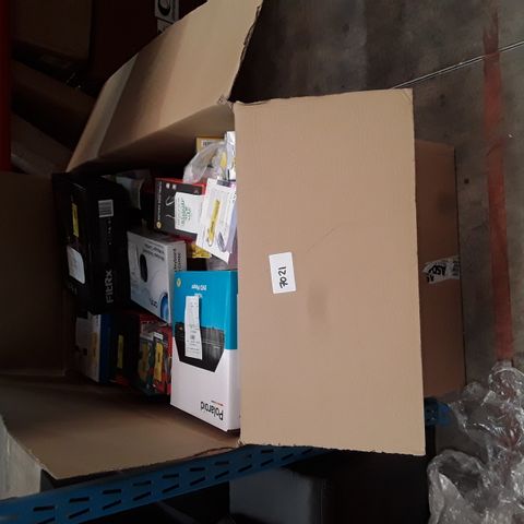 BOX OF A LARGE QUANTITY OF ASSORTED ELECTRICAL ITEMS TO INCLUDE POLAROID RADIO, ONE FOR ALL AERIAL, ONN CD MICRO SYSTEM ETC