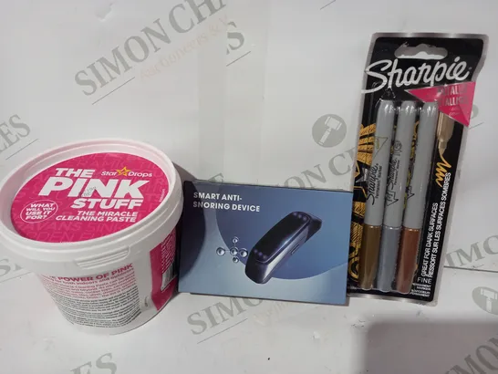 LOT OF APPROXIMATELY 10 ASSORTED HOUSEHOLD ITEMS TO INCLUDE SHARPIE MARKERS, SMART ANTI-SNORING DEVICE, THE PINK STUFF CLEANING PASTE, ETC