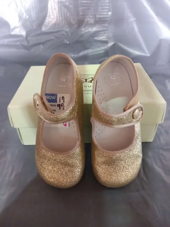 BOXED PAPOUEL CATALINA GLITTERY GOLD CASUALS SIZE KIDS 25