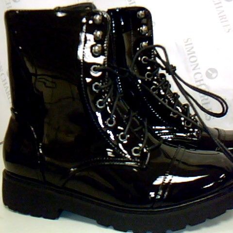 ESSEX GLAM HIGH LACED BOOT BLACK PATENT SIZE 5