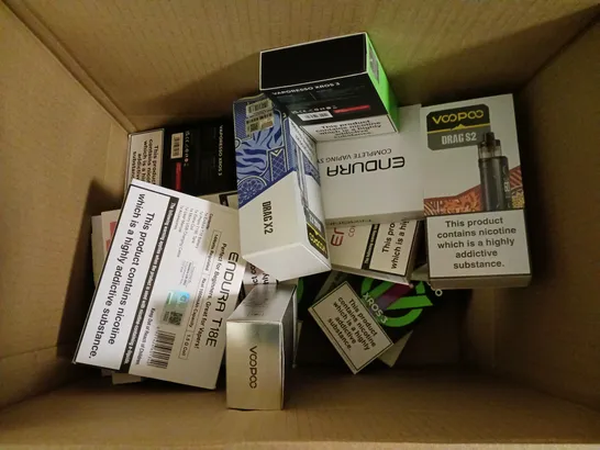 APPROXIMATELY 20 VAPES & E-CIGARETTES TO INCLUDE VOOPOO ARGUS G, VAPORESSO XROS 3, VOOPOO DRAG S2, ETC