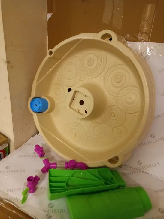 BOXED LITTLE TIKES FOUNTAIN FACTORY WATER TABLE RRP £70