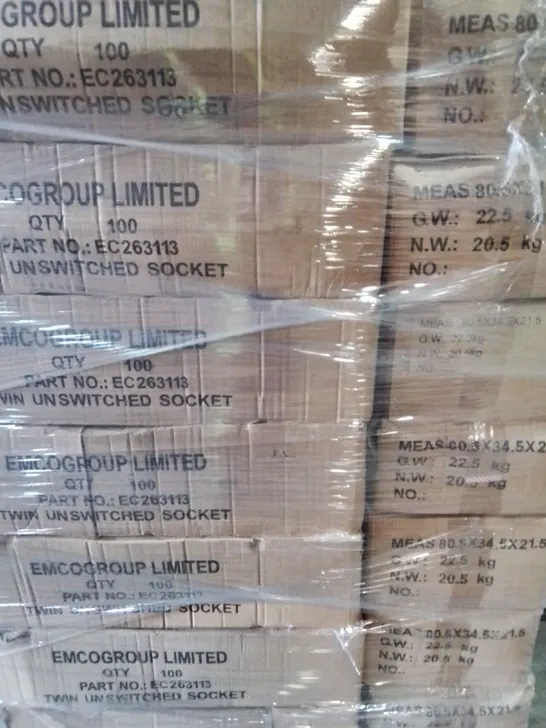 PALLET OF APPROXIMATELY 2800 OF EMCO TWIN UNSWITCHED SOCKETS - EC 263113