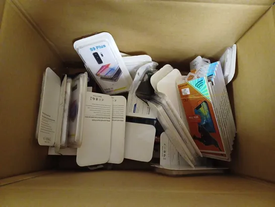 BOX OF APPROX 20 ITEMS TO INCLUDE ASSORTED PHONE CASES, ASSORTED PHONE SCREEN PROTECTORS AND PD FAST CHARGE PLUGS