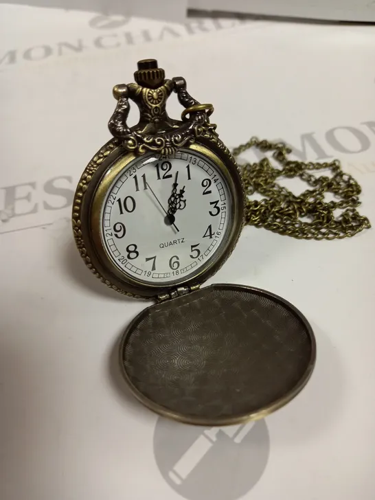 ALICE IN WONDERLAND THEMED POCKET WATCH 