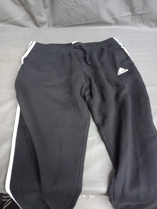 ADIDAS 3 STRIPE FLEECE SWEATPANTS IN BLACK - 2XL 