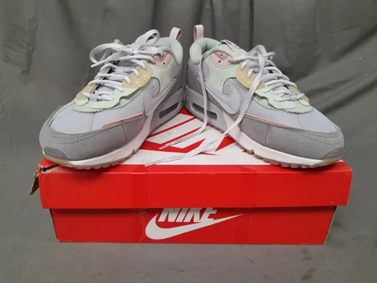 BOXED PAIR OF NIKE AIR MAX 90 FUTURE SHOES IN GREY/MULTI UK SIZE 6