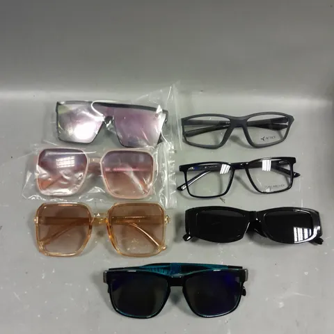 APPROXIMATELY 15 ASSORTED GLASSES/SUNGLASSES IN VARIOUS DESIGNS 