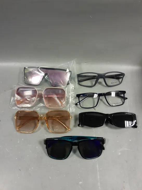 APPROXIMATELY 15 ASSORTED GLASSES/SUNGLASSES IN VARIOUS DESIGNS 