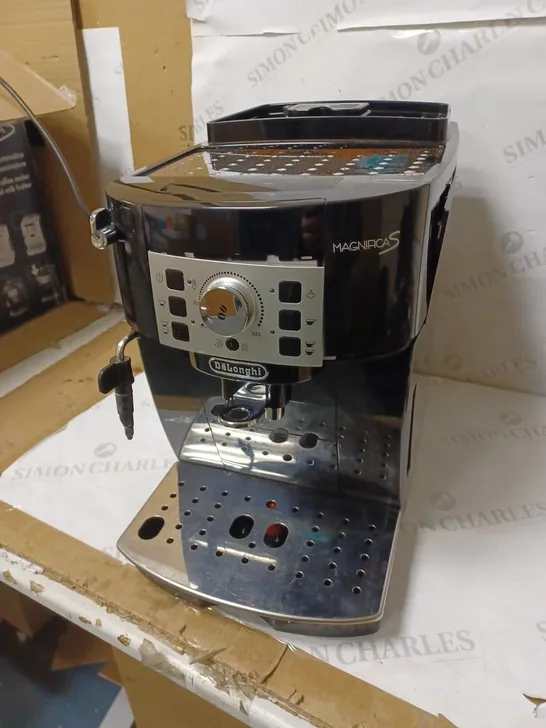 DELONGHI MAGNIFICA S COFFEE MACHINE