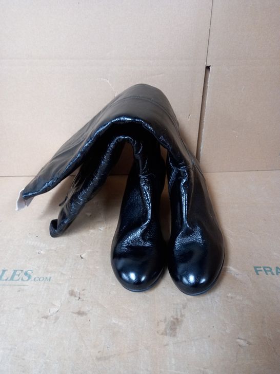 PAIR OF BOOTS (BLACK LEATHER), SIZE 8 UK