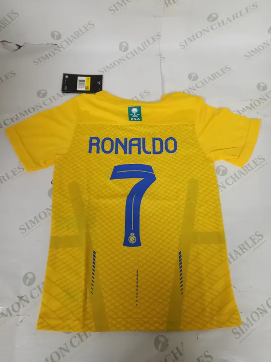 AL NASSR HOME SHIRT AND SHORTS WITH RONALDO 7 SIZE 20