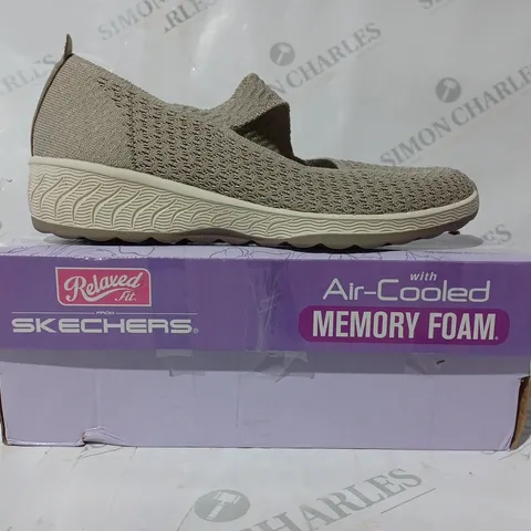 BOXED PAIR OF SKECHERS RELAXED FIT SHOES IN TAUPE UK SIZE 5