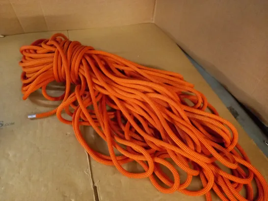 ORANGE ROPE - SIZE UNSPECIFIED