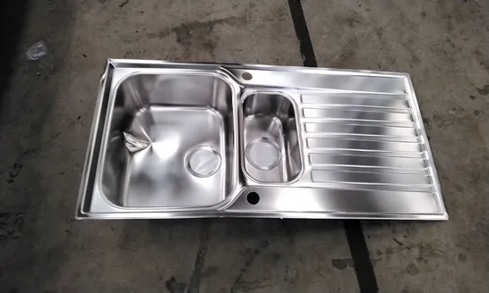 METAL KITCHEN SINK WITH DRYING RACK