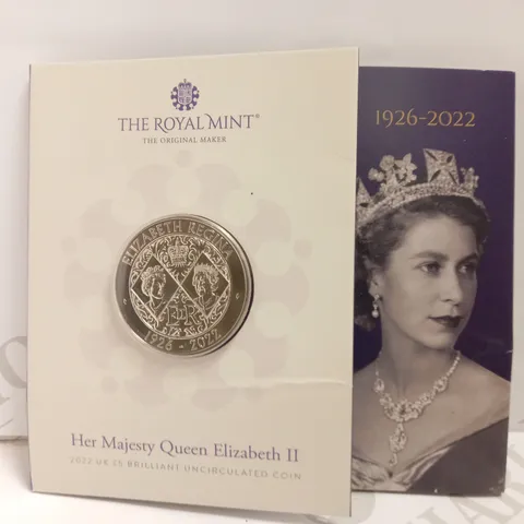 THE ROYAL MINT HER MAJESTY QUEEN ELIZABETH II UNCIRCULATED £5 COIN