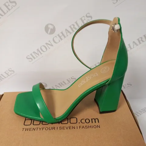 BOXED BOOHOO WIDE FIT BARELY THERE BLOCK HEEL GREEN SIZE 4