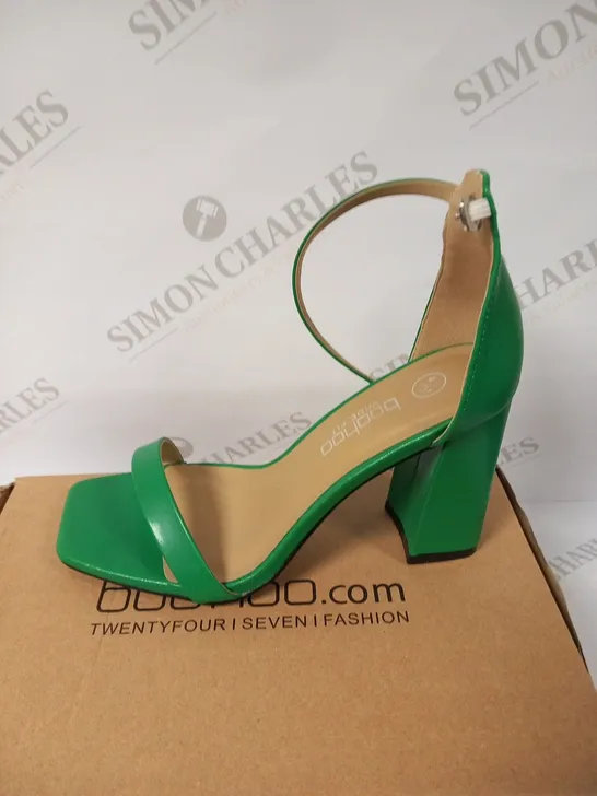 BOXED BOOHOO WIDE FIT BARELY THERE BLOCK HEEL GREEN SIZE 4