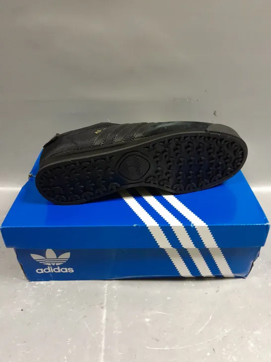 BOXED PAIR OF ADIDAS ORIGINALS TRAINERS IN BLACK - 7