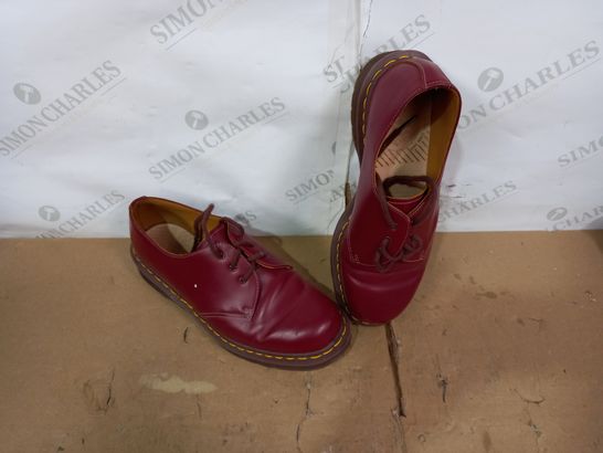 PAIR OF DR MARTENS RED SHOES SIZE 8