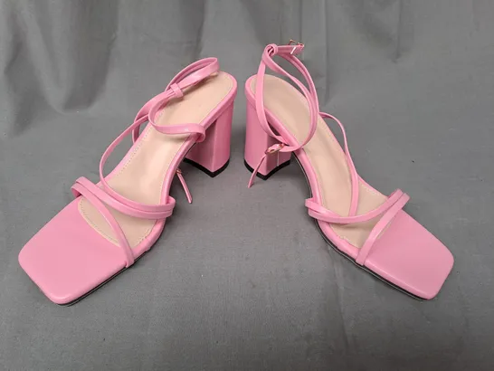 BOXED PAIR OF DESIGNER OPEN TOE BLOCK HEEL STRAPPY SANDALS IN PINK EU SIZE 37