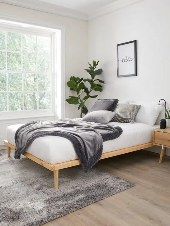 BOXED PLATFORM BED DOUBLE - PINE