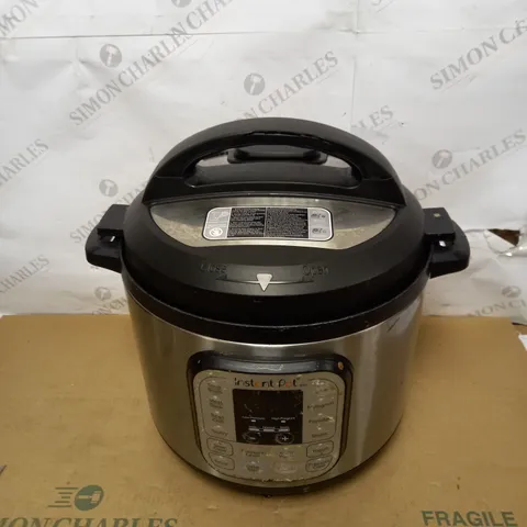 INSTANT POT DUO PRESSURE COOKER