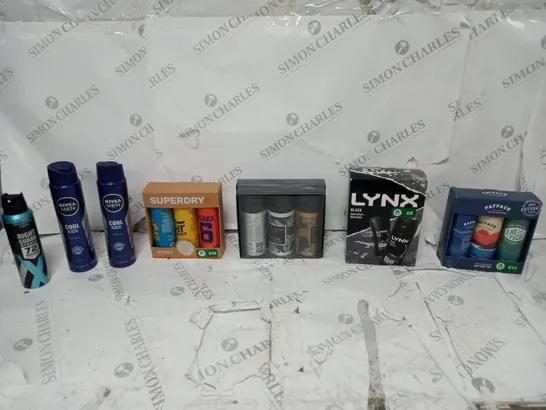 APPROXIMATELY 15 ASSORTED AEROSOLS TO INCLUDE LYNX BLACK SET, NIVEA COOL KICK, AND TED BAKER SPRAY SET ETC. 