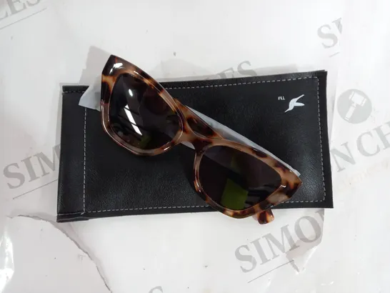 BOXED HUMMINGBIRD TORTOISE SHELL SUNGLASSES AND CLEANING CLOTH 