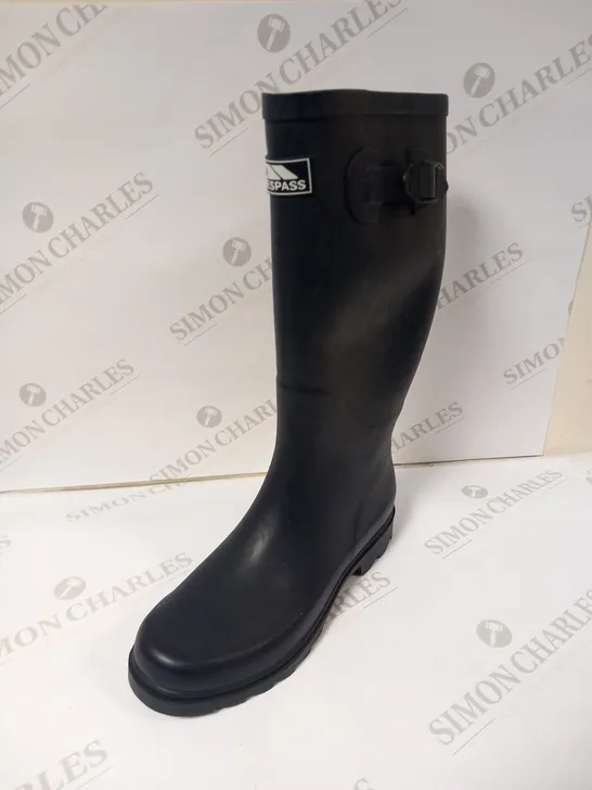 TRESSPASS WELLINGTON BOOTS SIZE 6.5