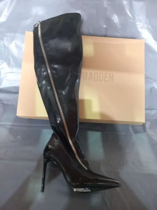 BOXED STEVE MADDEN VINDICATE BLACK PATENT HIGH BOOTS SIZE 4