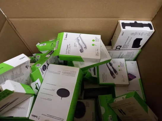 BOX OF APPROX 15 ASSORTED BELKIN ITEMS TO INCLUDE - USB-C TO USB-A CABLE -  DUAL USB-A WALL CHARGER - 1000MAH POWER BANK ETC